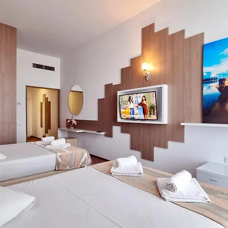 Hotel Scandinavia 4*